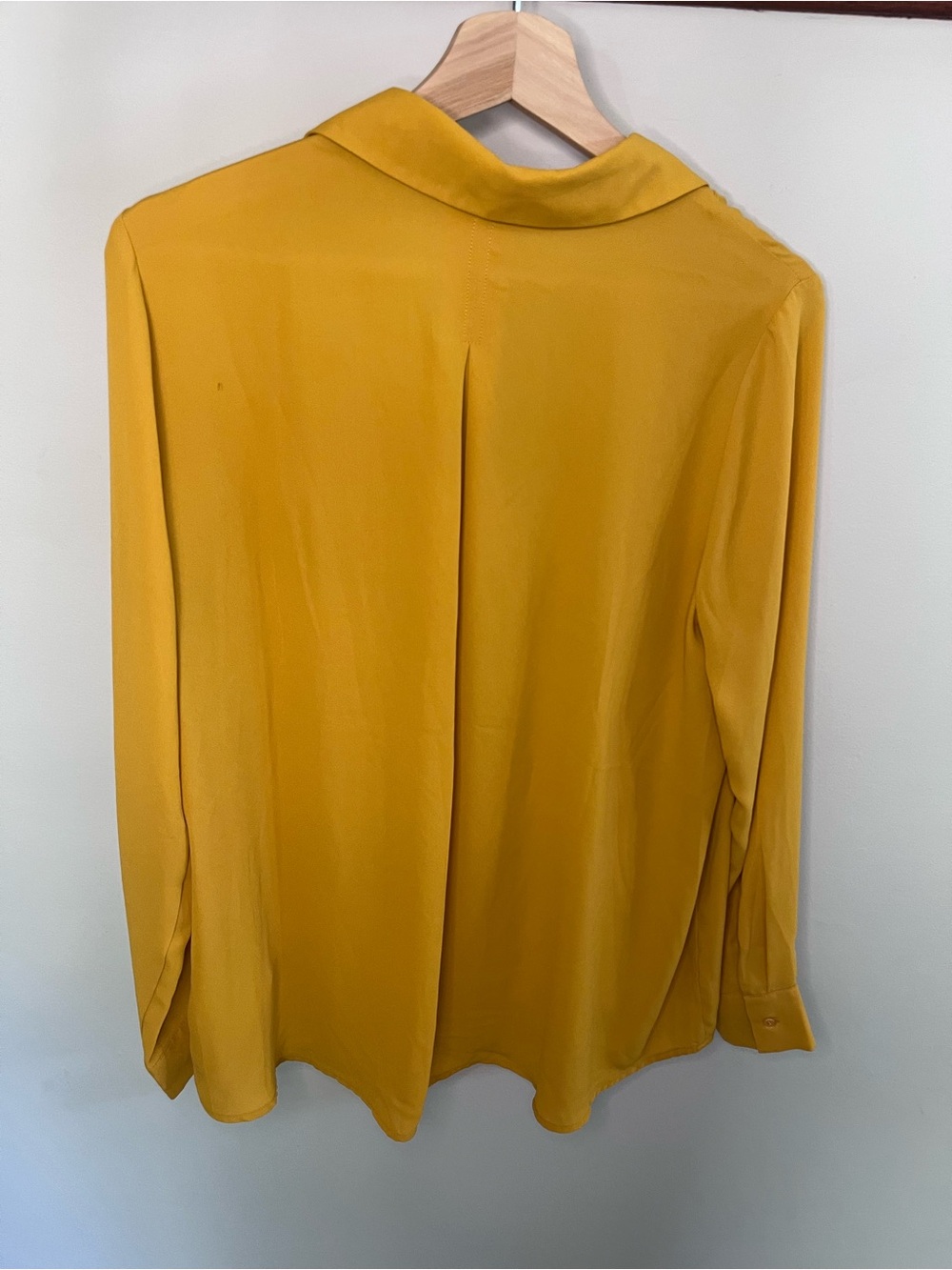 Pleione Mustard Yellow Long Sleeve V-Neck Button Down Blouse Size Medium - Picture 4 of 6